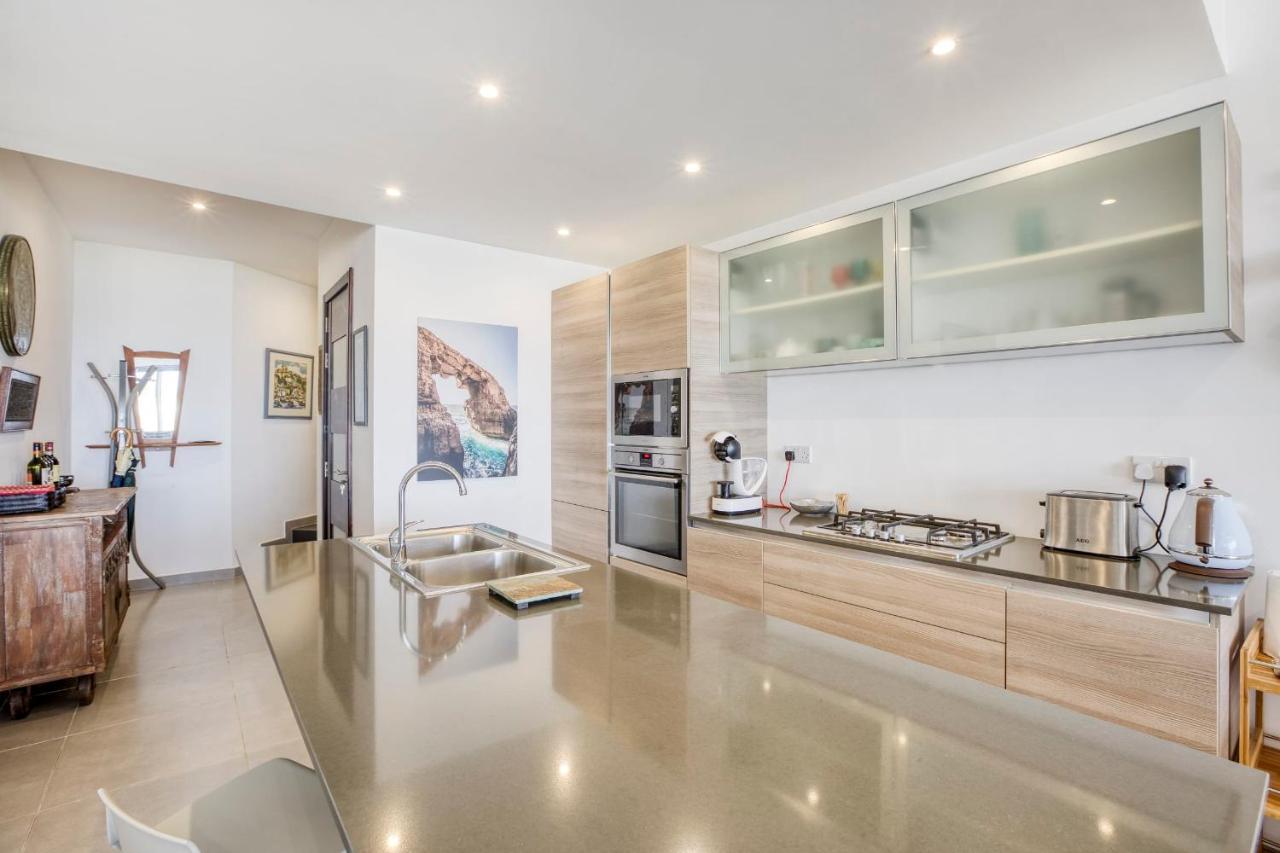 Apartment With Pool-Hosted By Sweetstay Zebbug  Εξωτερικό φωτογραφία